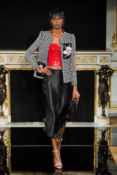 Look 10
